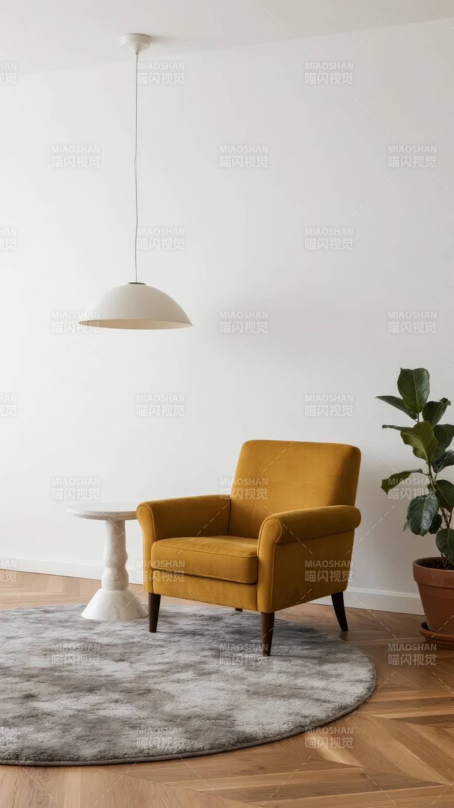 黄椅静谧角落图片