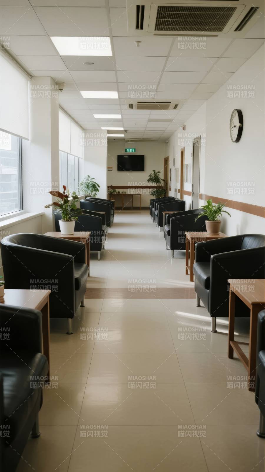 明亮整洁的候诊区图片