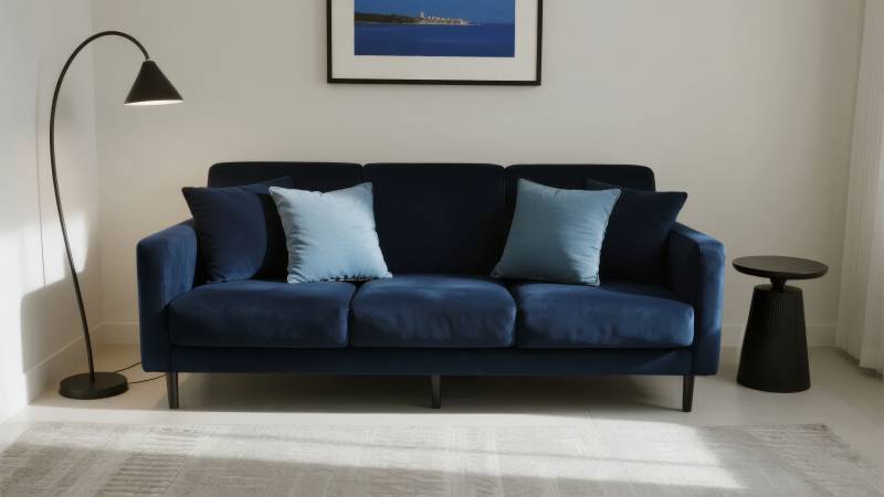 深蓝沙发客厅布置图片