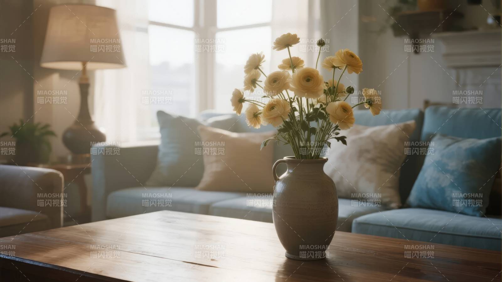 温馨客厅花艺静景图片