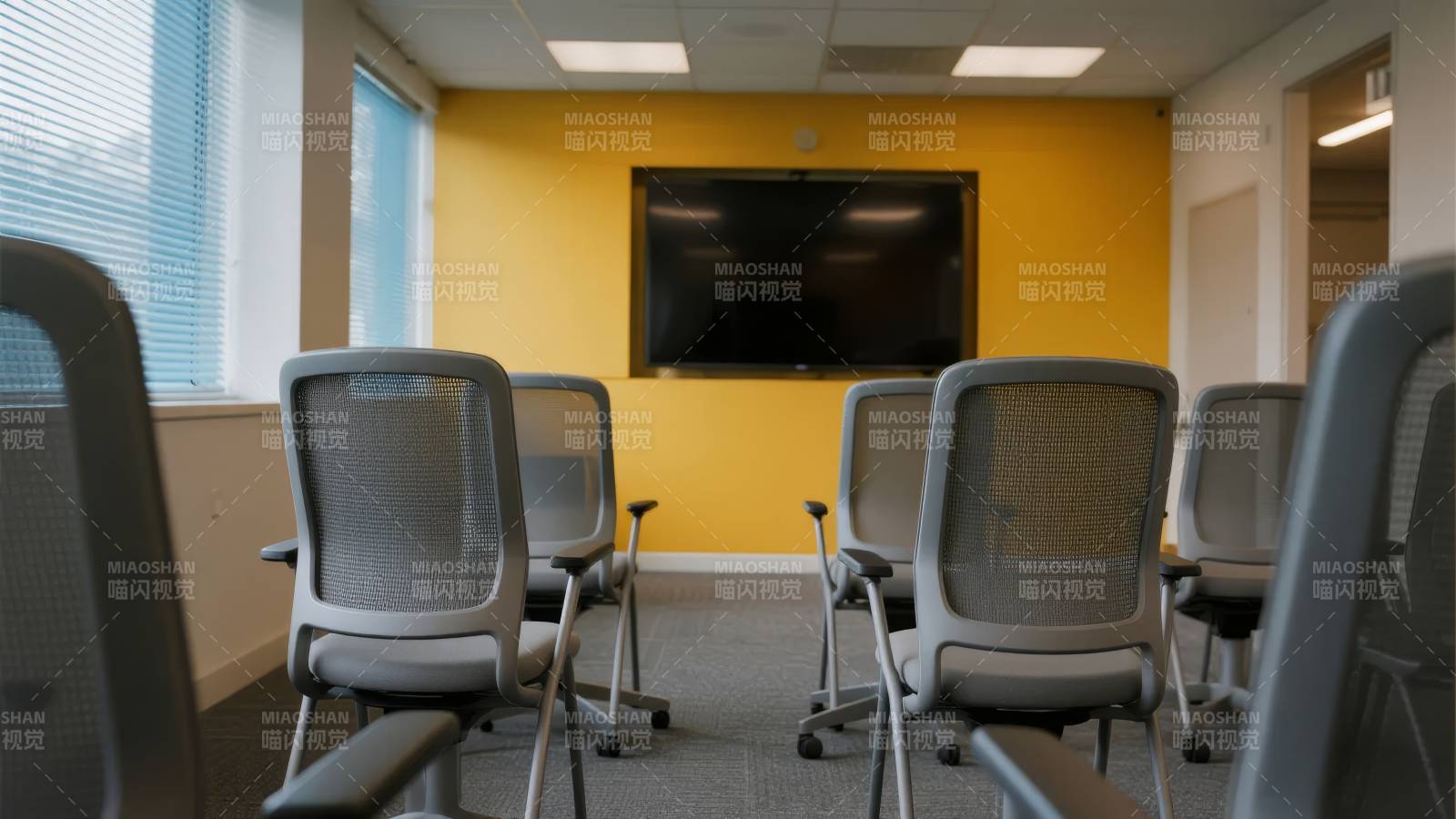 明亮会议室静待使用图片