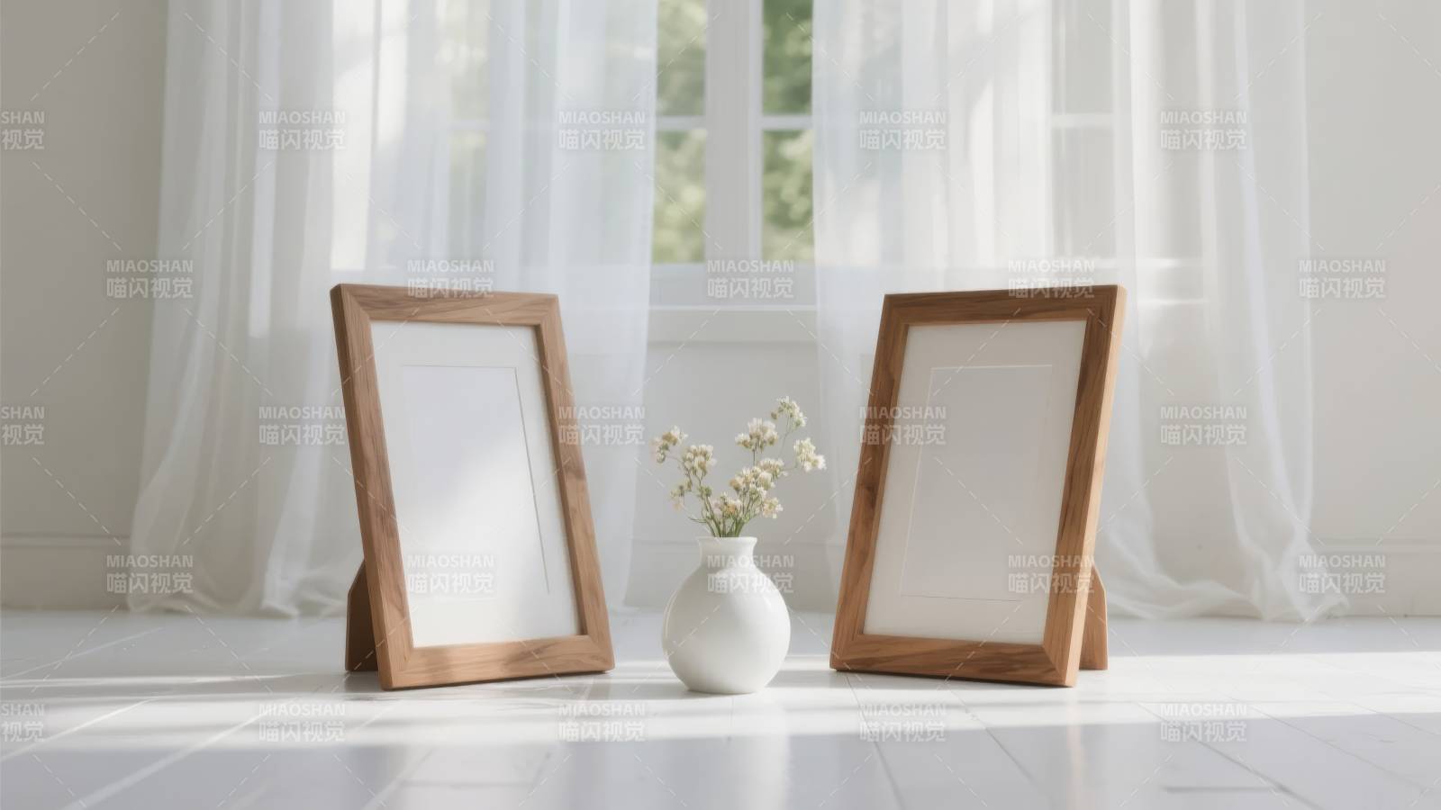 窗边相框静物图片
