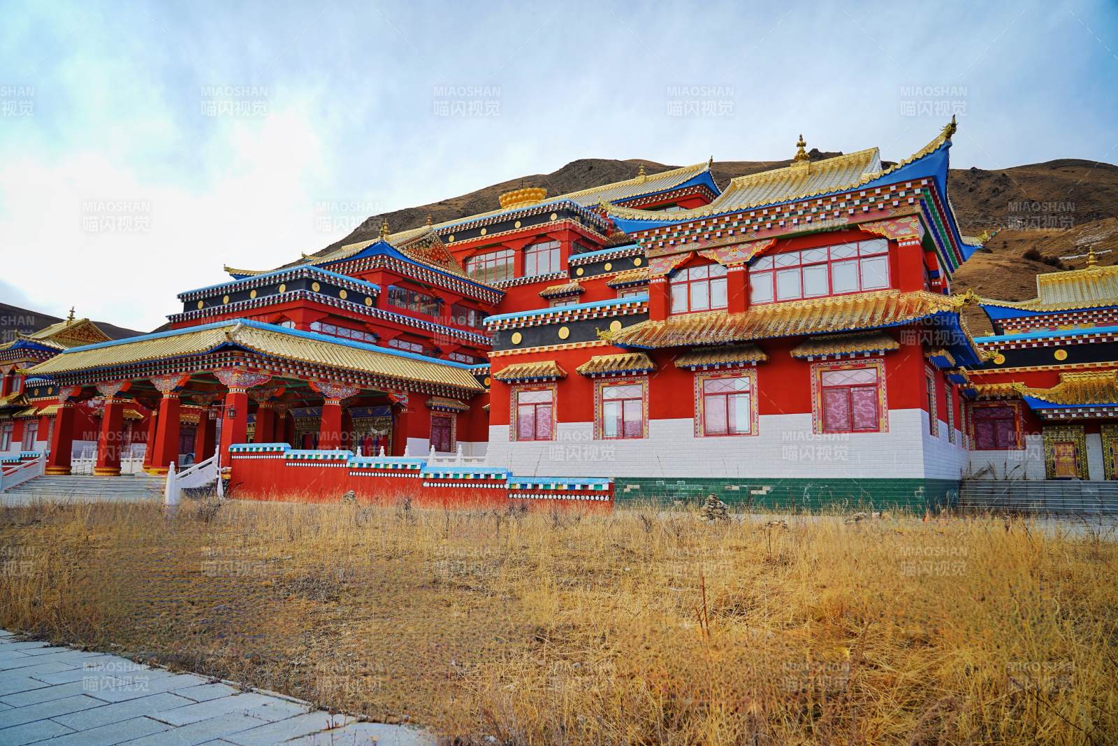 川西藏式寺庙风光图片