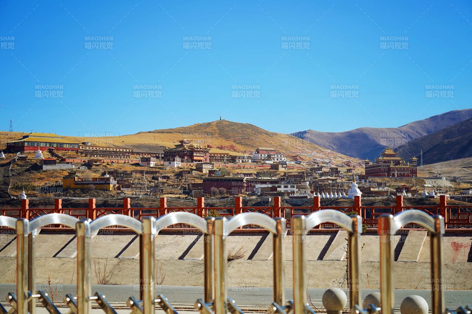 川西高原古城风光图片