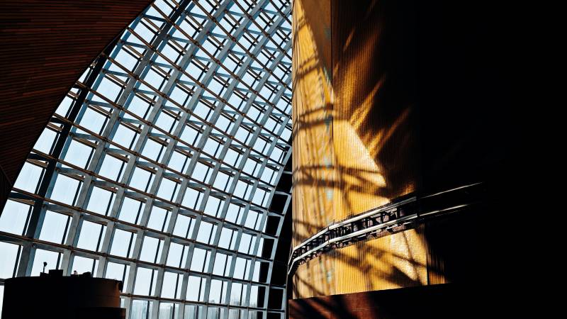 大剧院光影交错图片