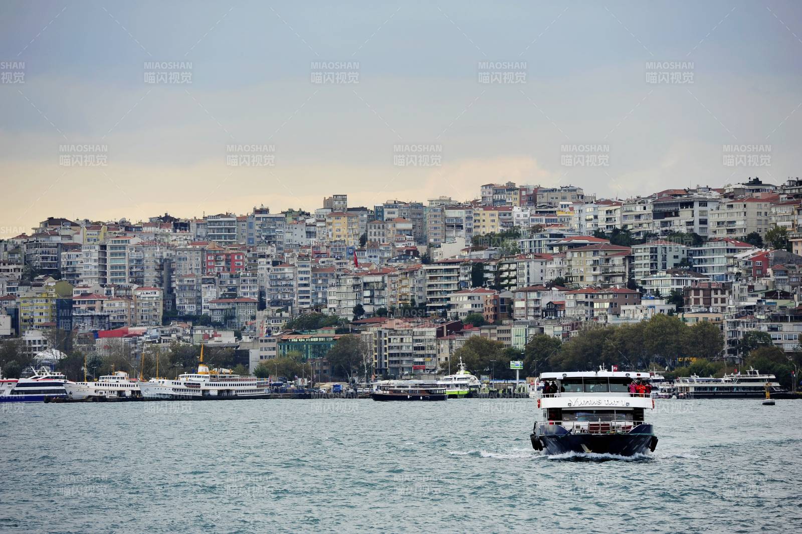 伊斯坦布尔水岸风光图片