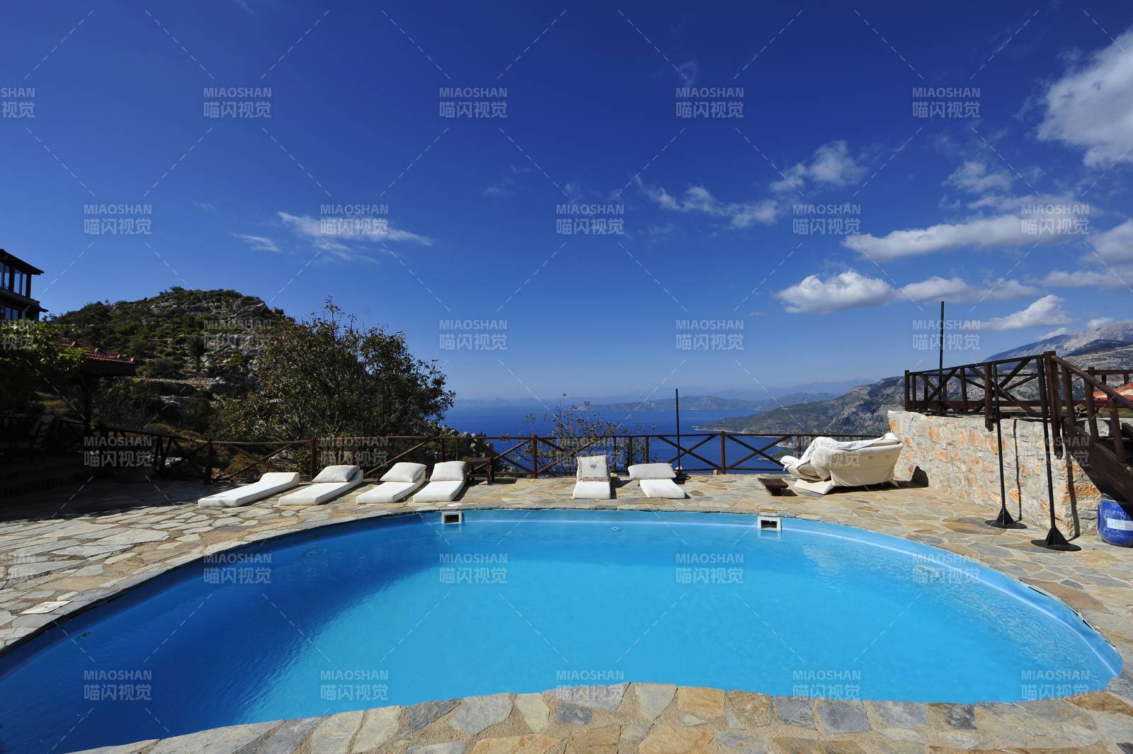 土耳其泳池海景别墅图片