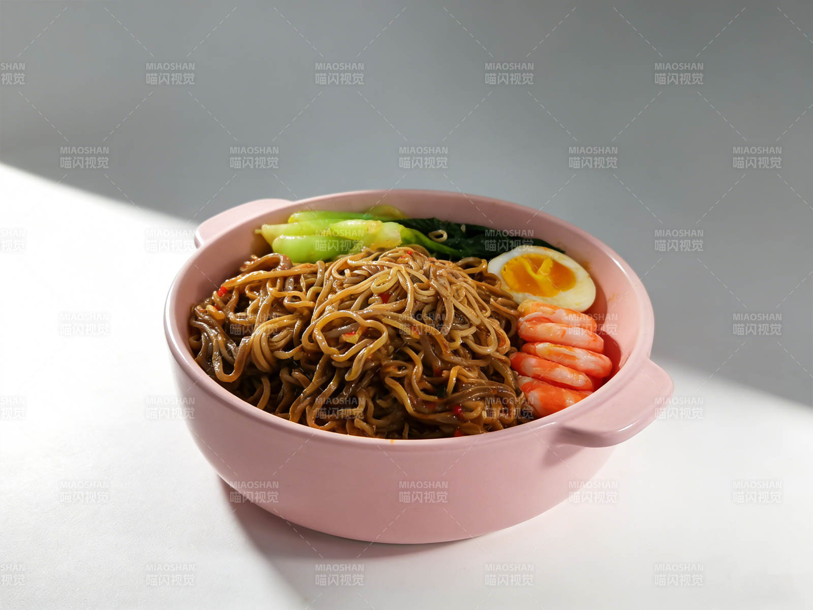 美味荞麦拌面配菜图片