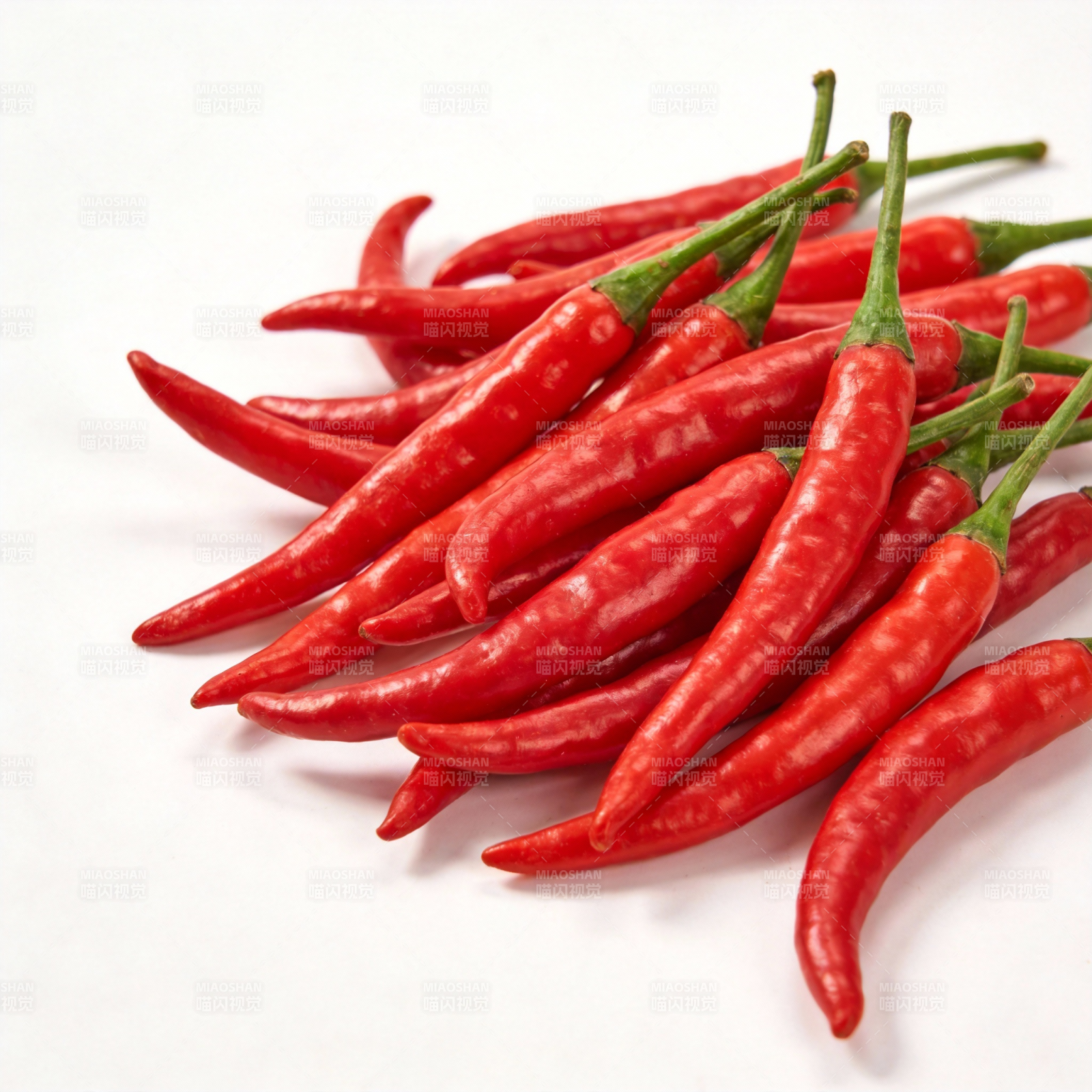 鲜红辣椒堆叠图片