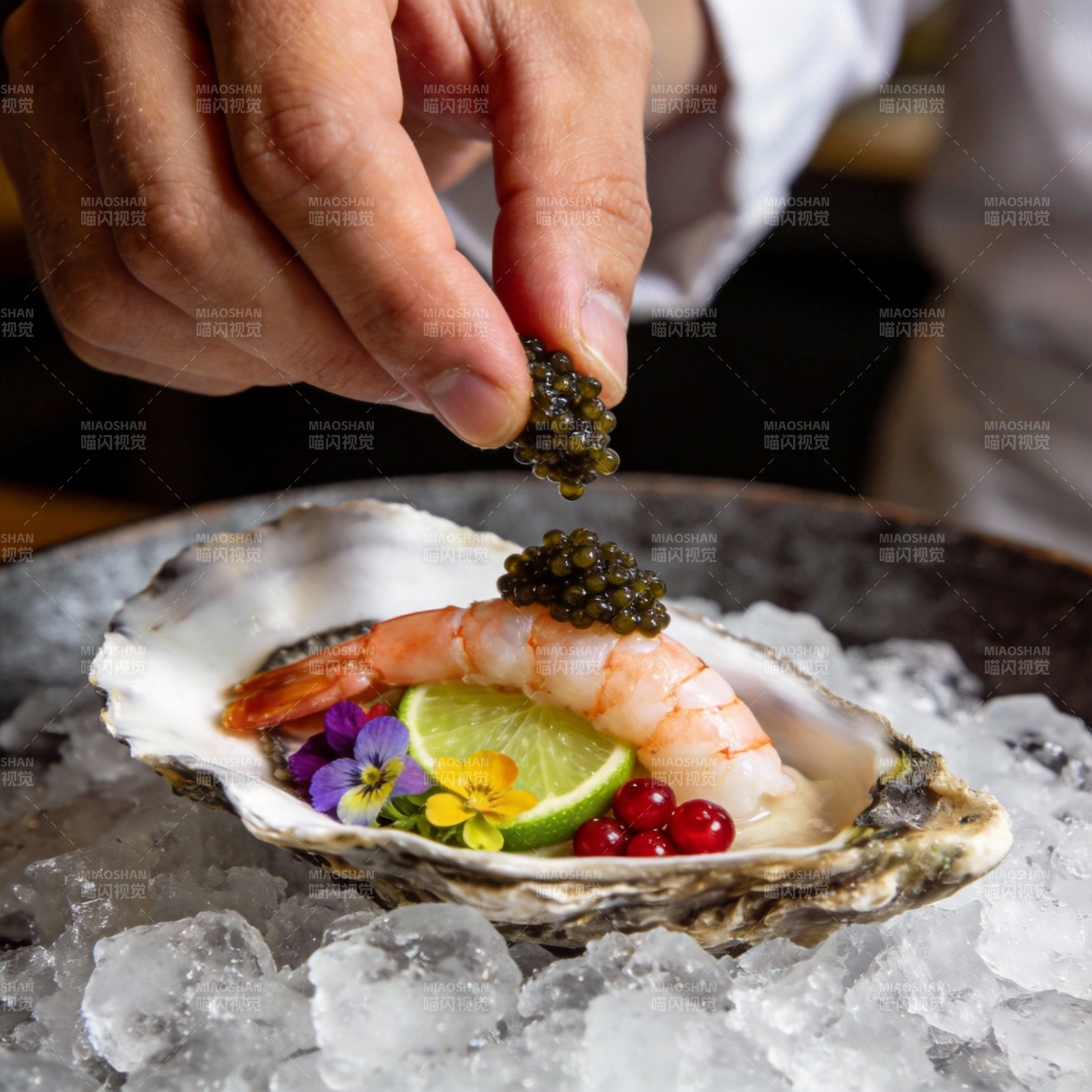 生蚝配鱼子酱图片