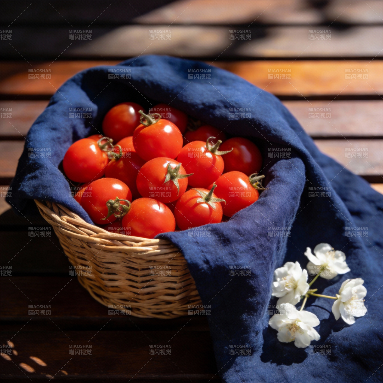 篮中樱桃番茄图片