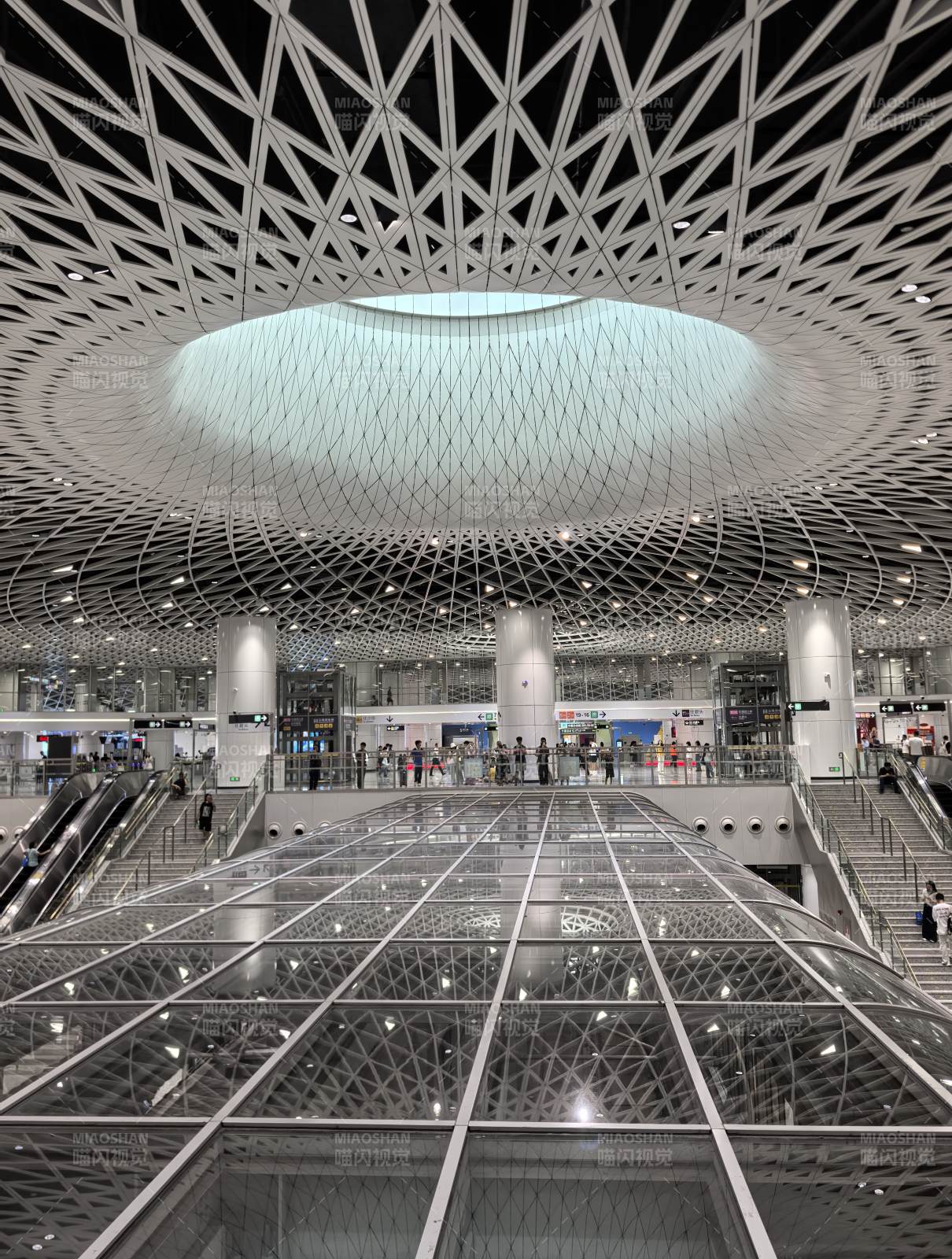 深圳之眼岗厦北地铁站穹顶全景图片