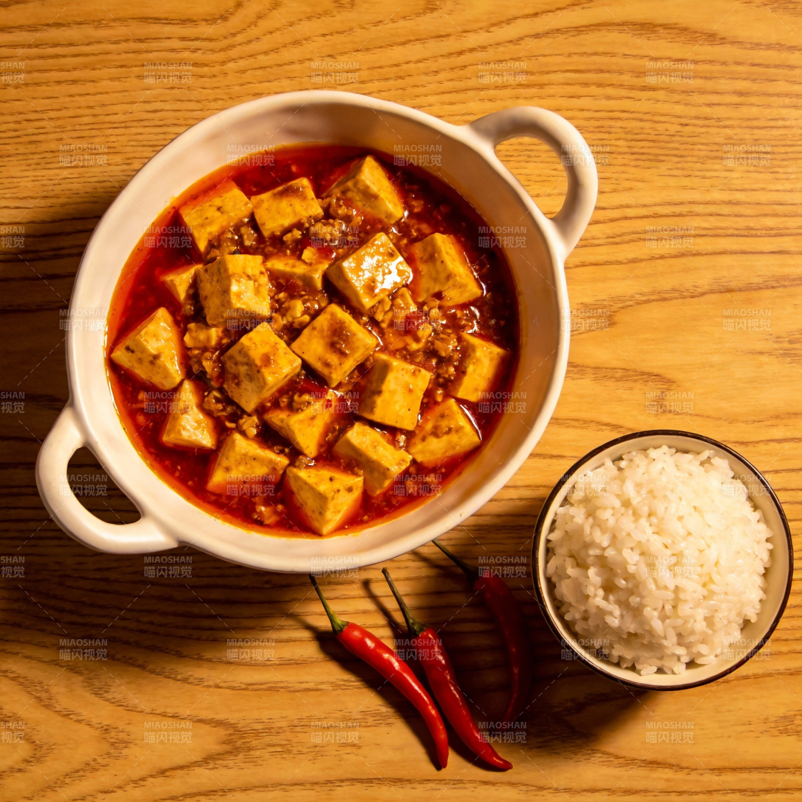 麻婆豆腐配米饭图片