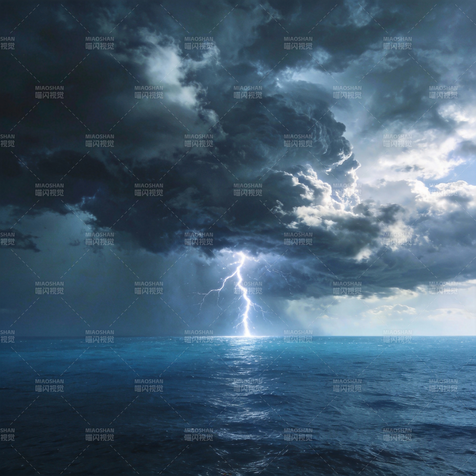 海天雷电图片