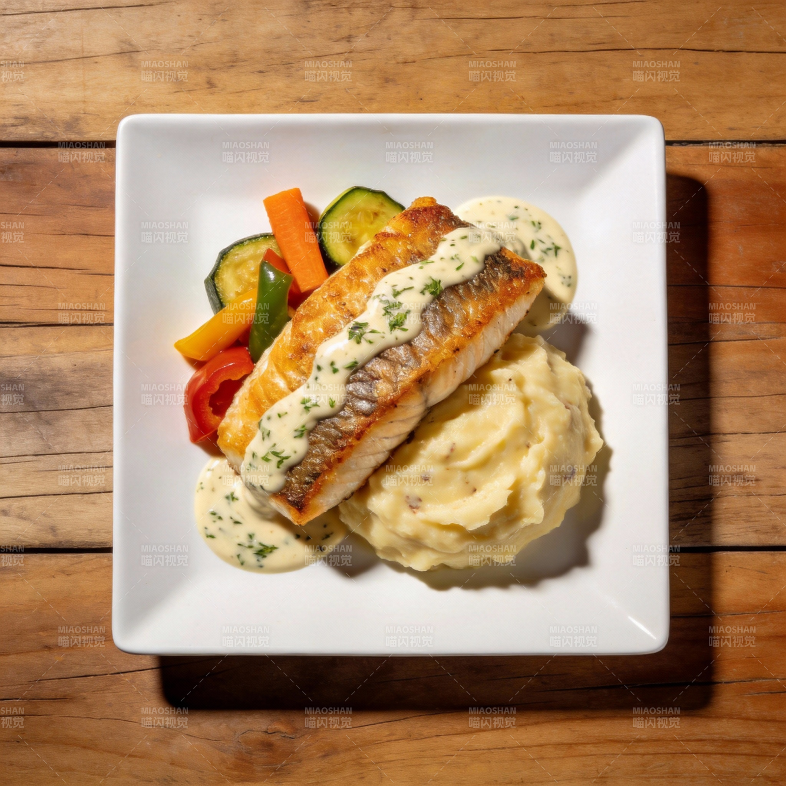 香煎三文鱼配薯泥图片