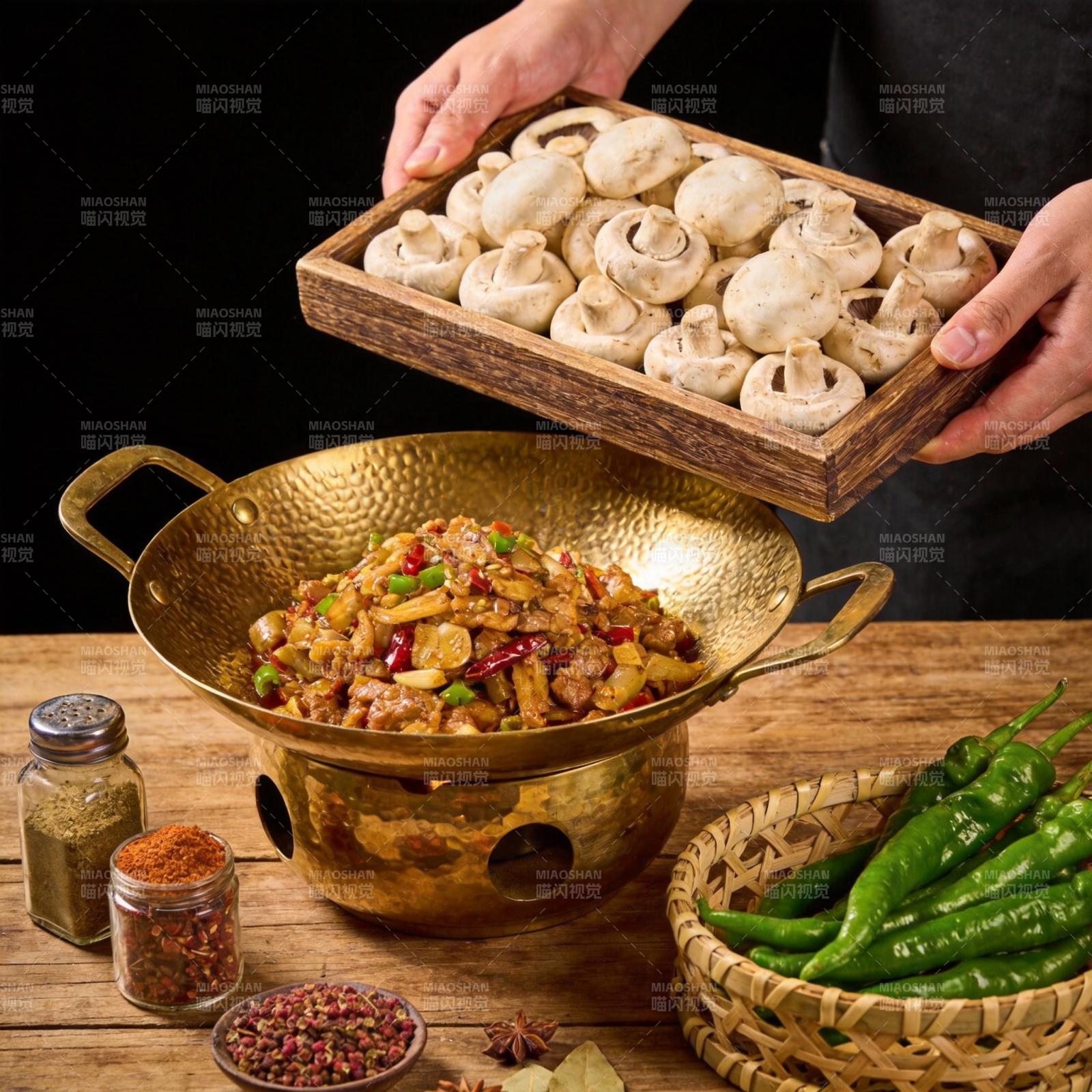 香辣菌菇锅图片