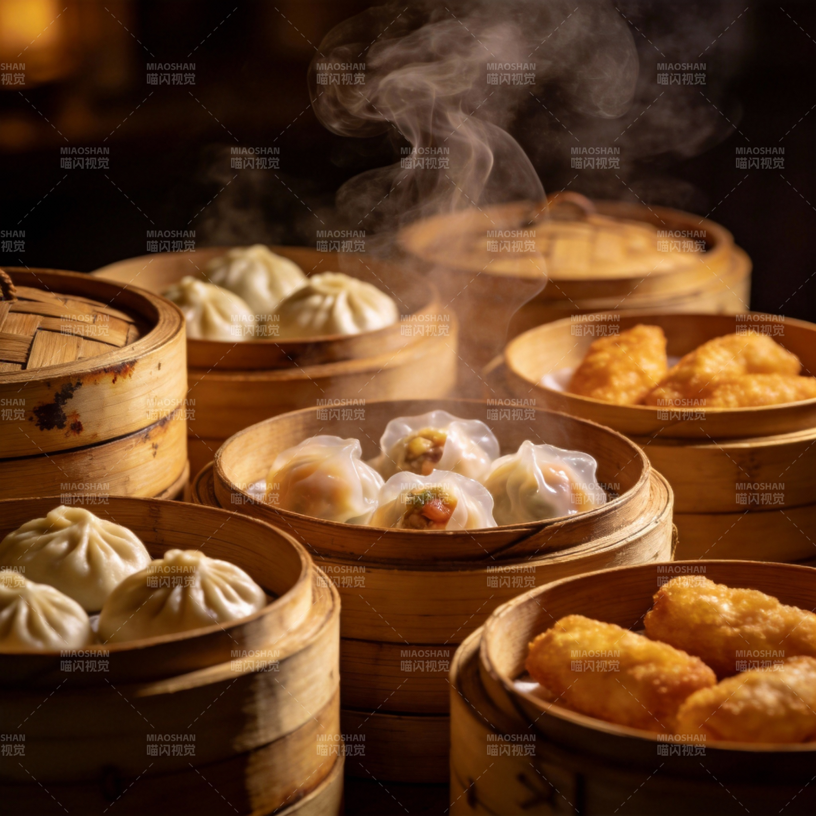 热气腾腾的蒸笼美食图片