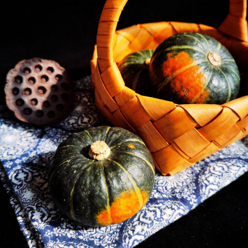 秋实篮中静谧美图片