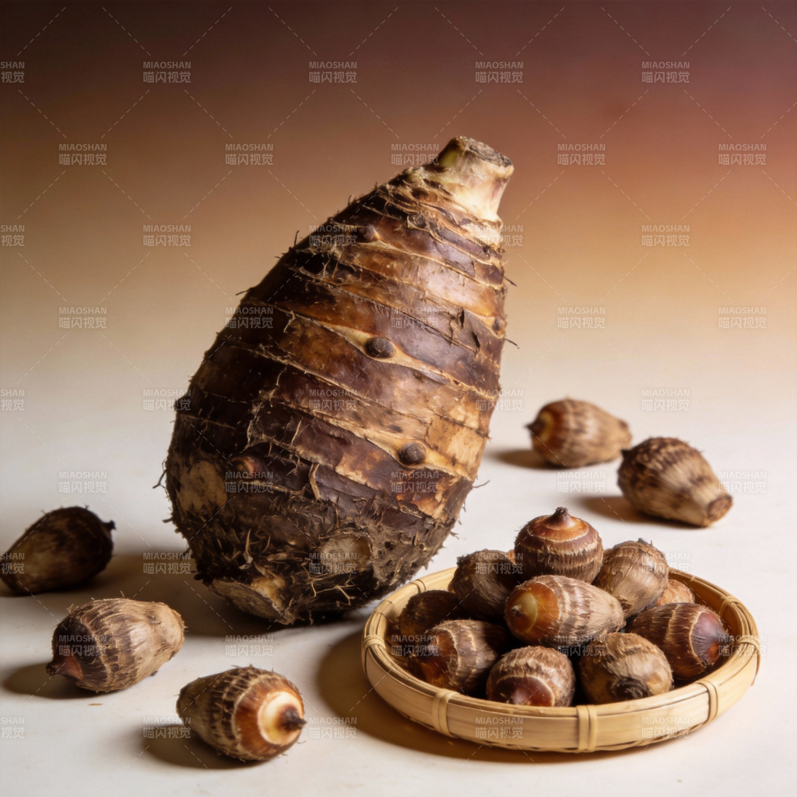 芋头与坚果静物图片