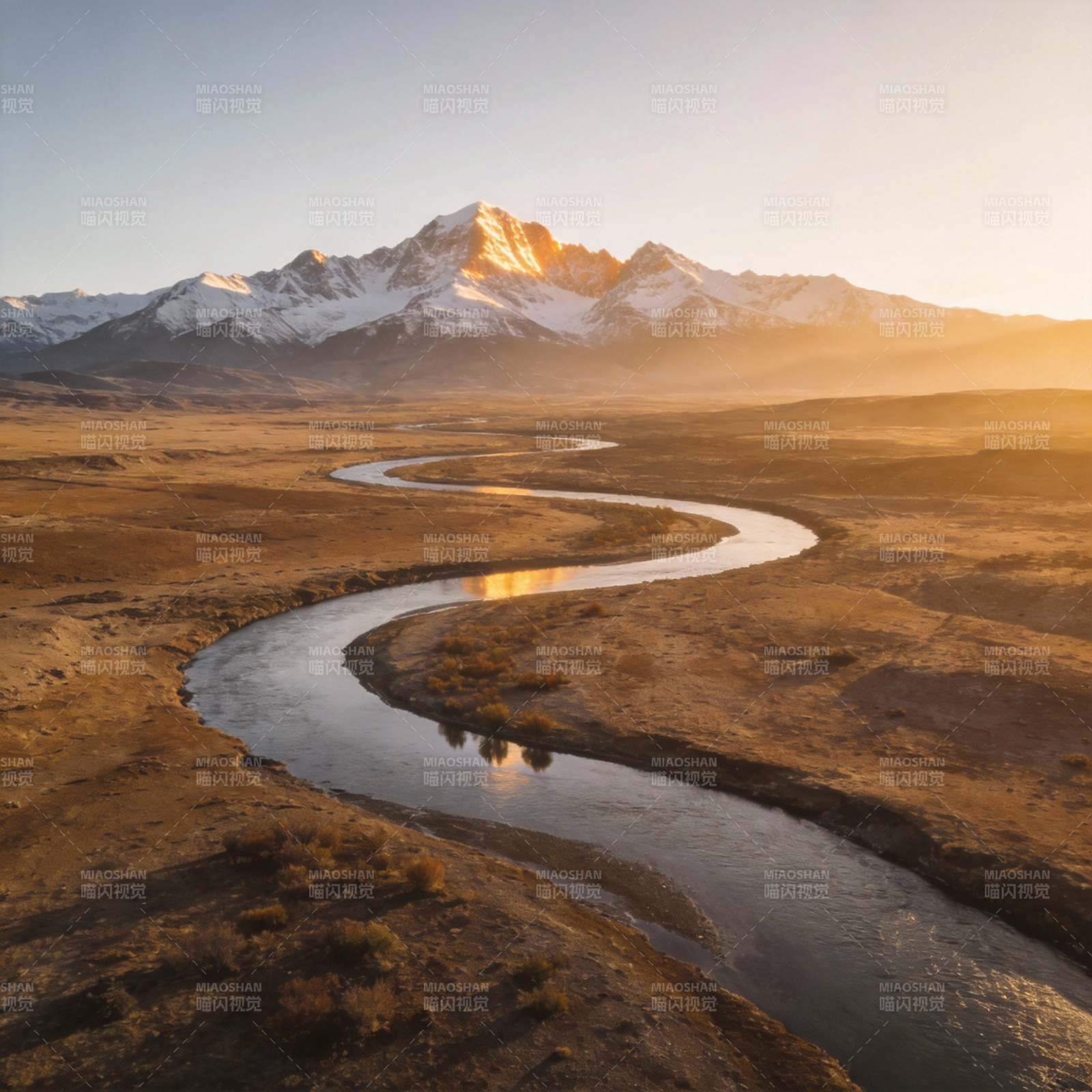 雪山映河弯图片