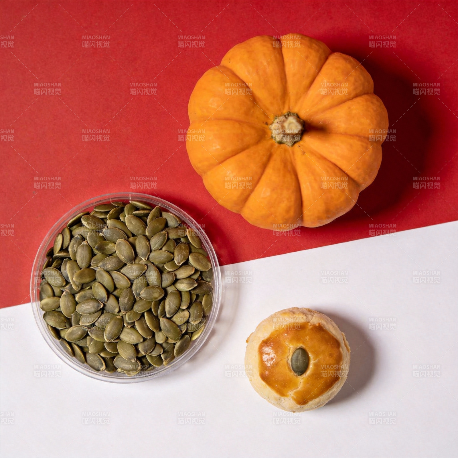 南瓜与籽的秋日静物图片