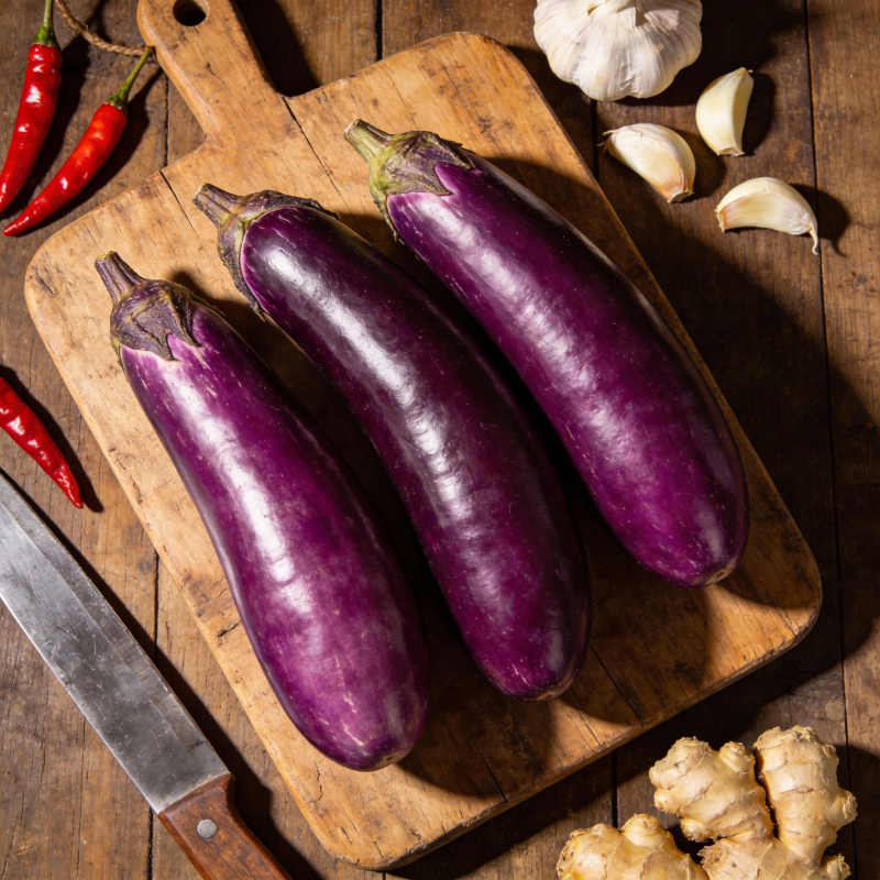 茄子与调料静物图片