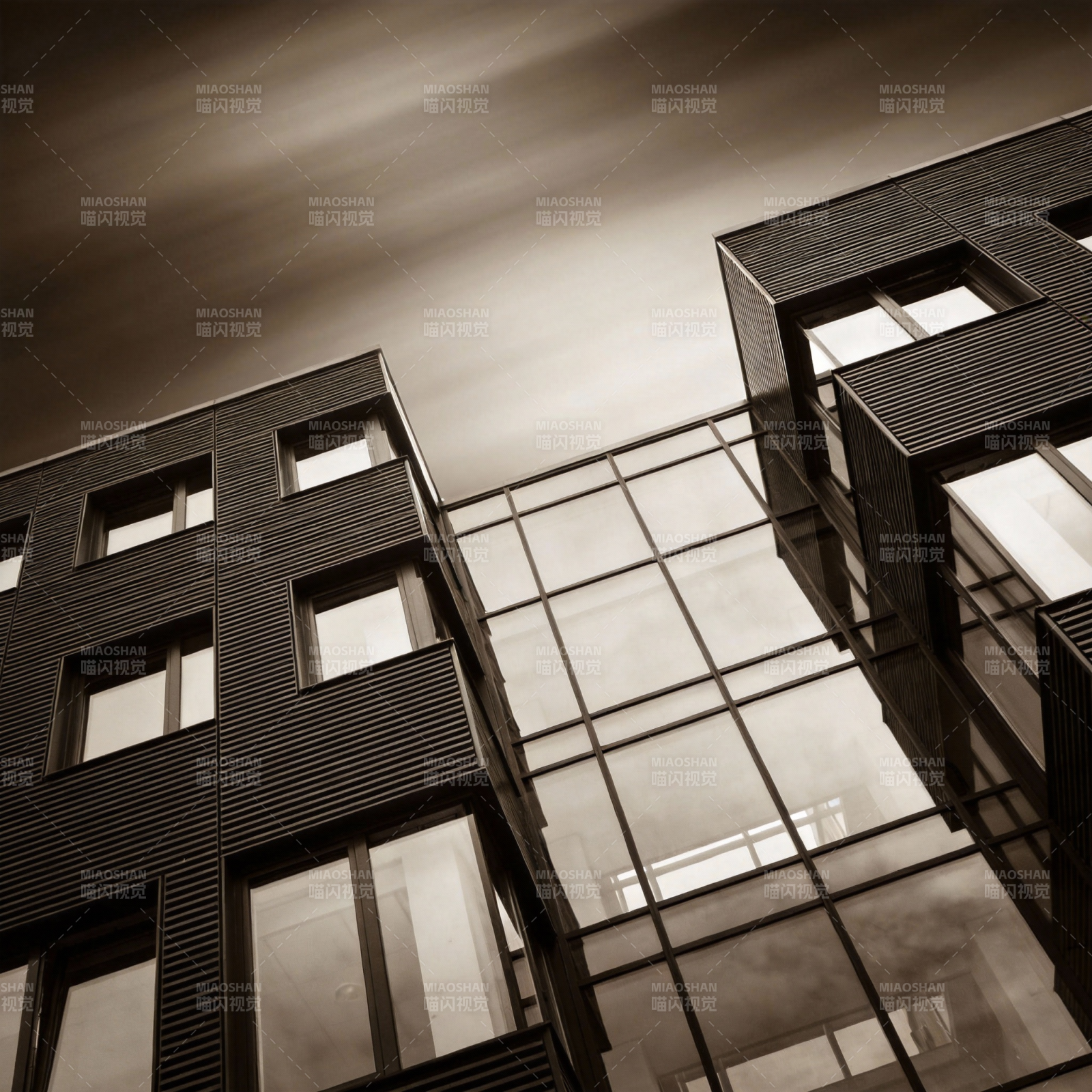 现代建筑的光影交错图片