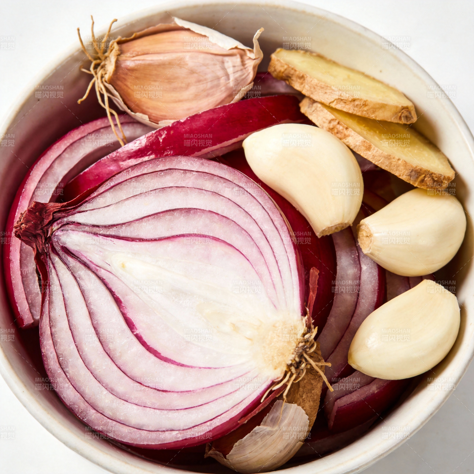 洋葱蒜姜食材碗图片