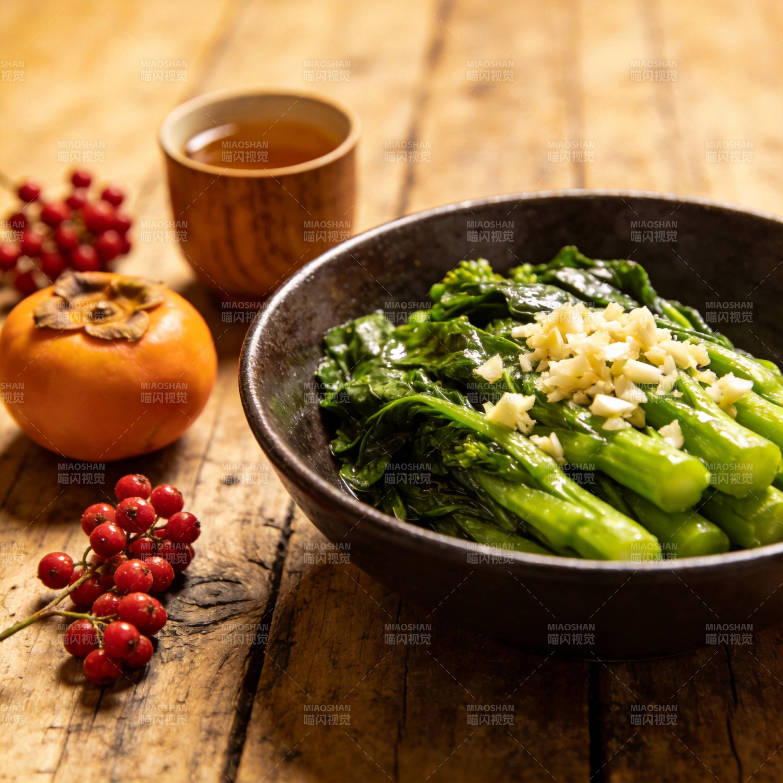 蒜蓉芥兰配柿子图片