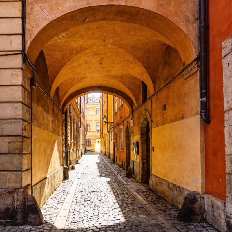 古巷拱门光影图片