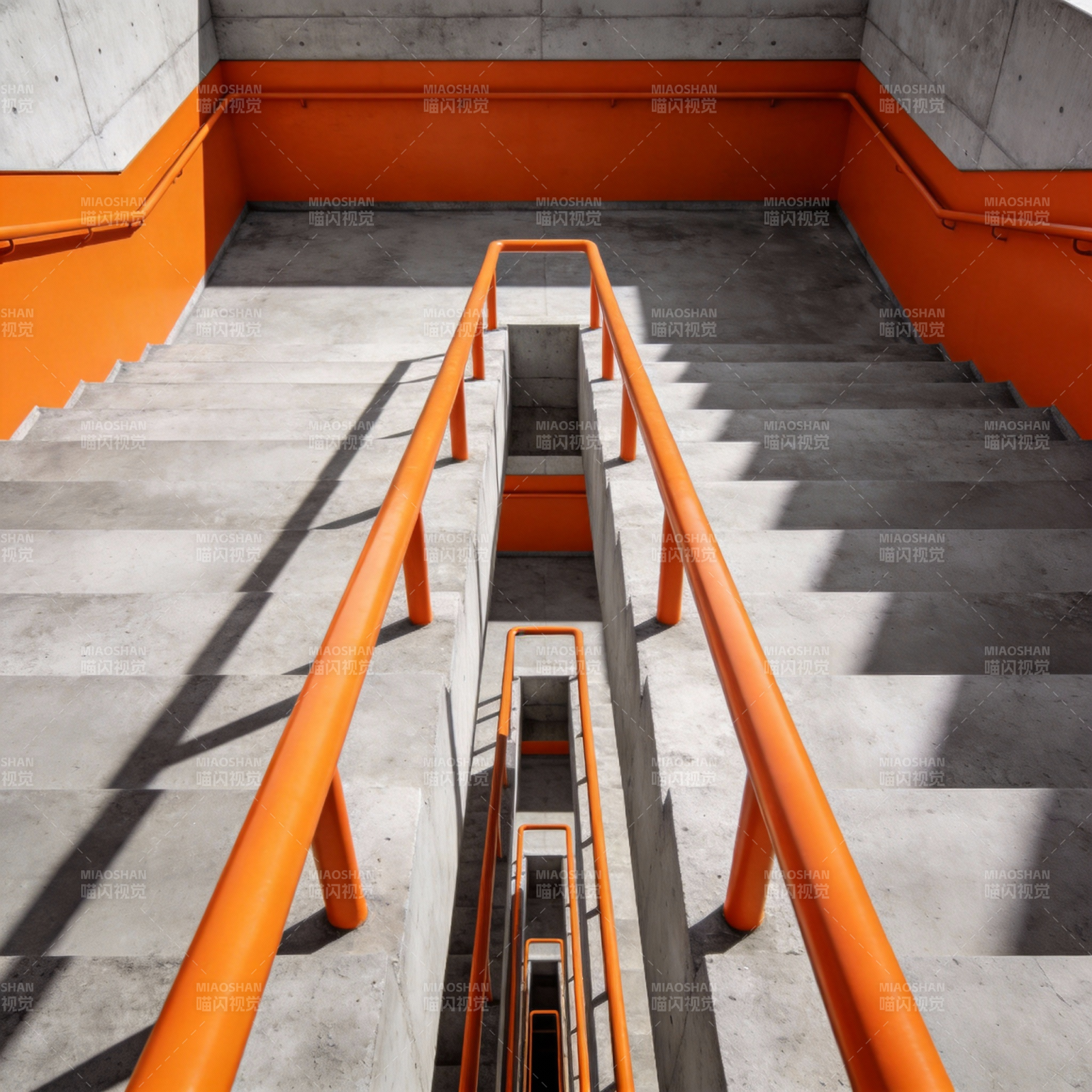 橙色扶手的楼梯图片