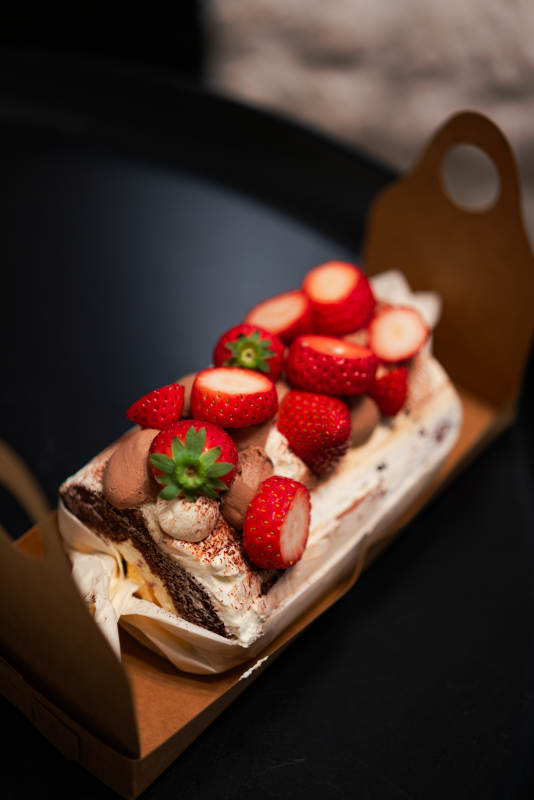 草莓奶油蛋糕卷图片