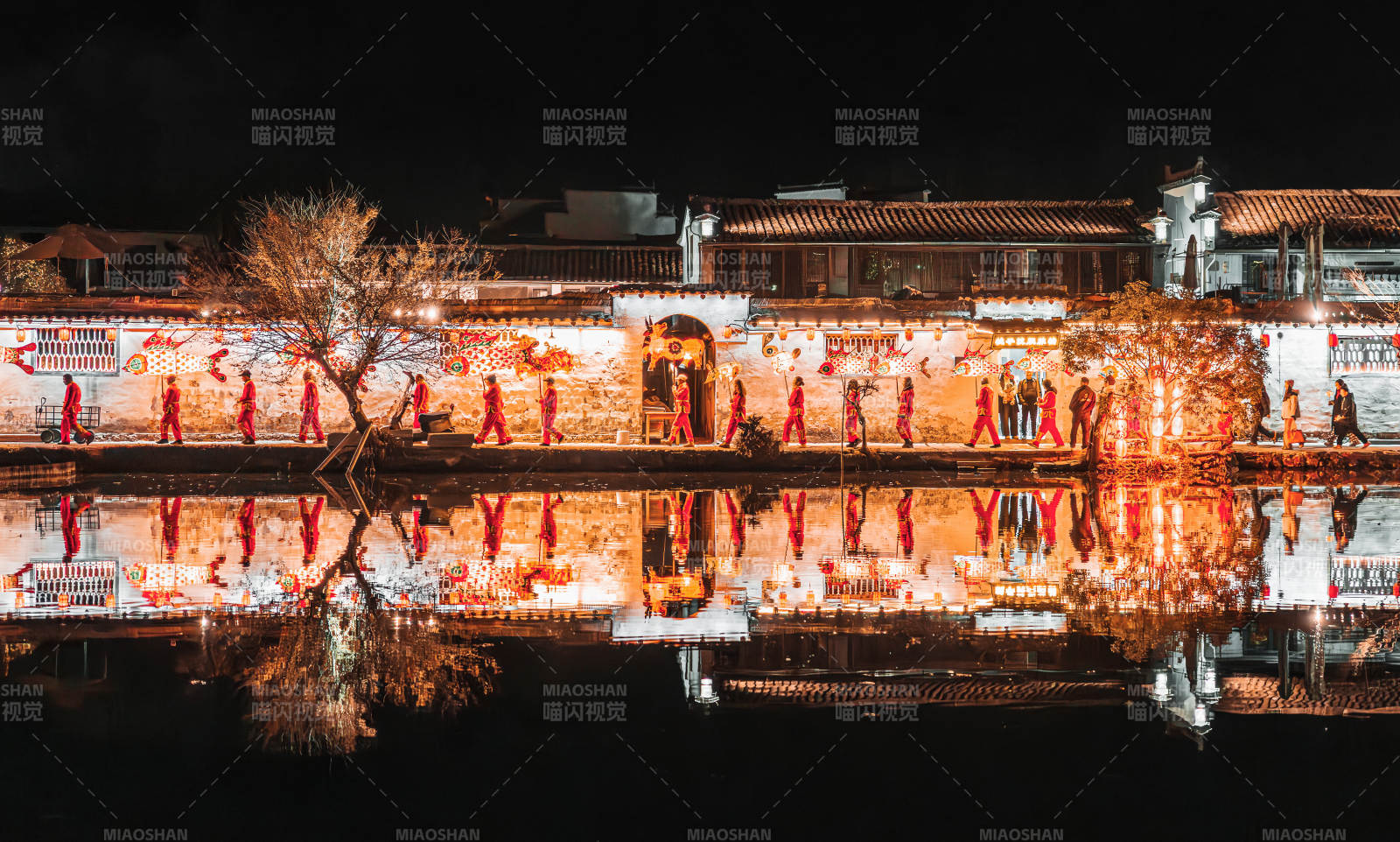 夜景倒影 灯火辉煌  古镇图片