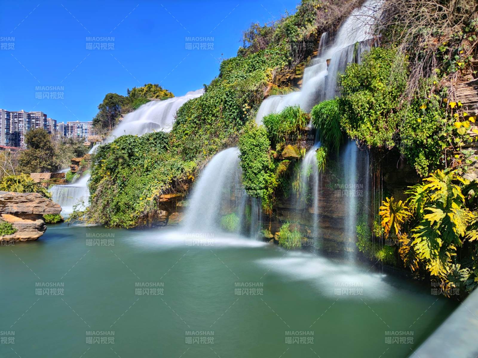 昆明瀑布公园景观图片