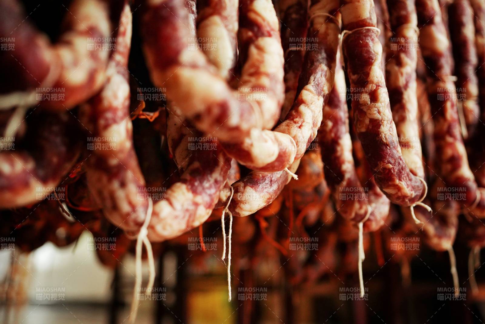 风干香肠悬挂图图片