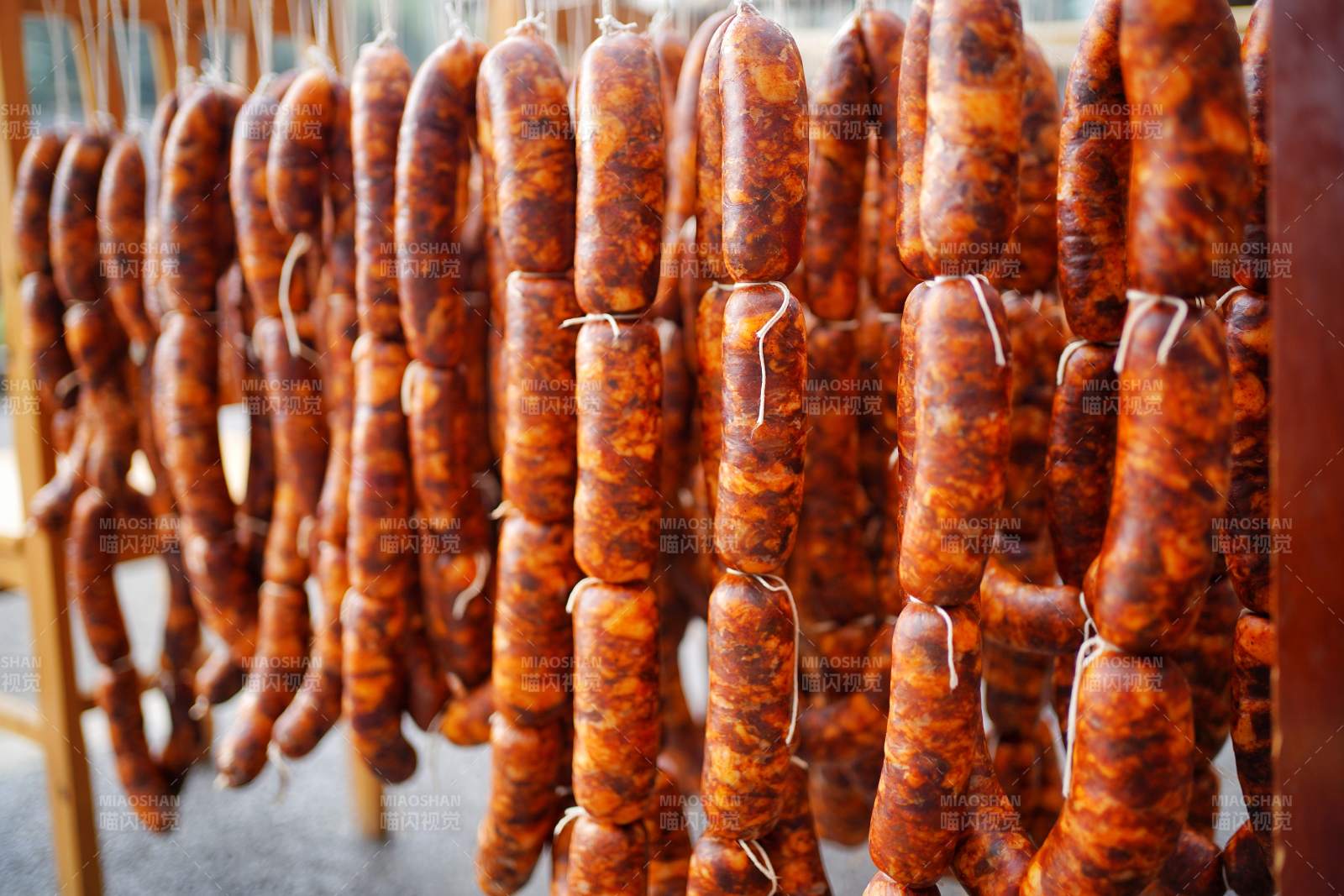 风干香肠悬挂图图片