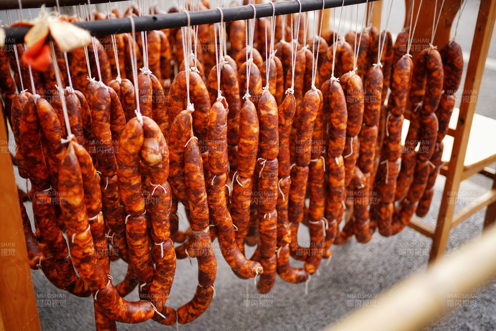彭山风干香肠悬挂图图片