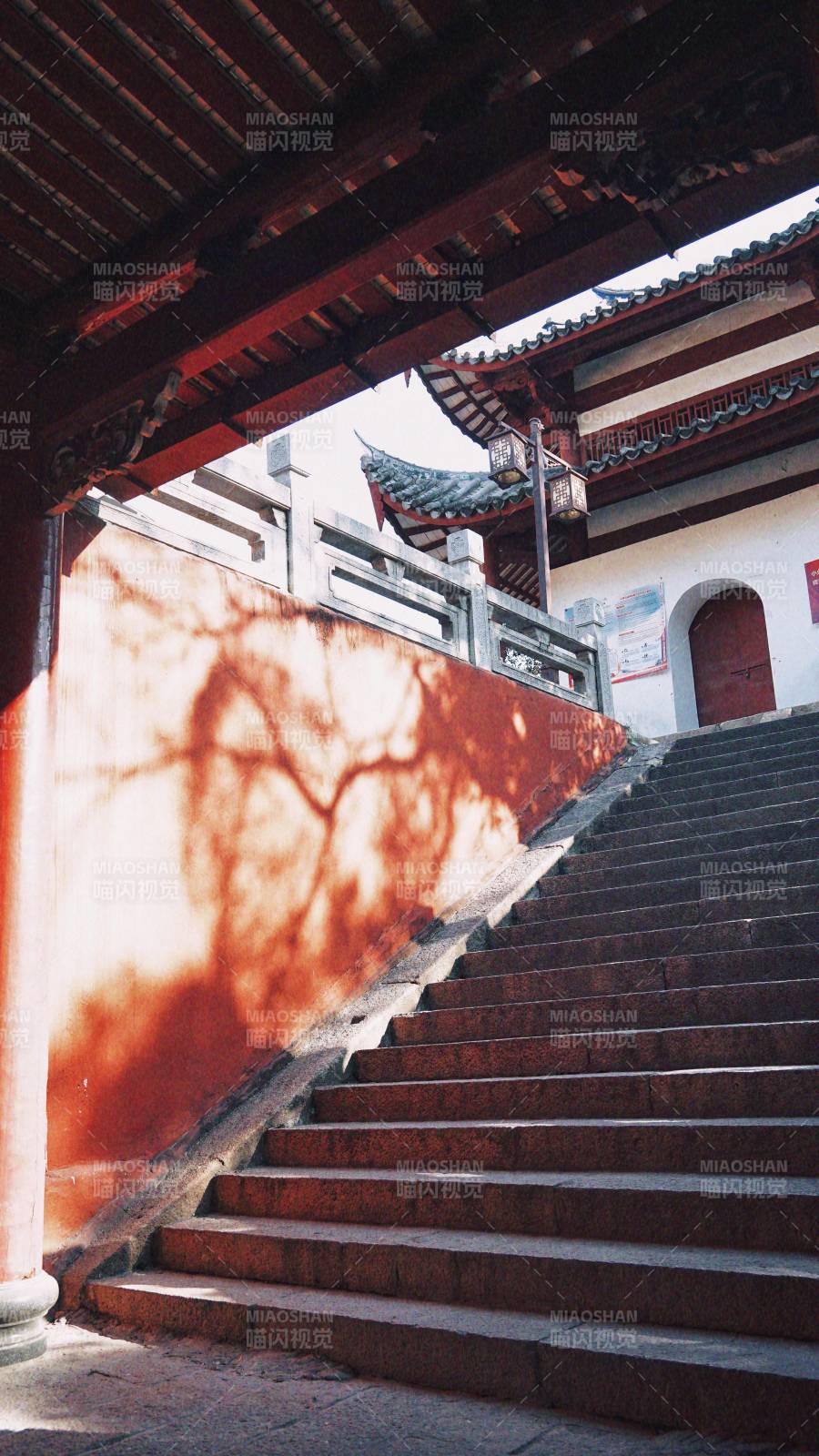 福州于山古寺台阶影图片