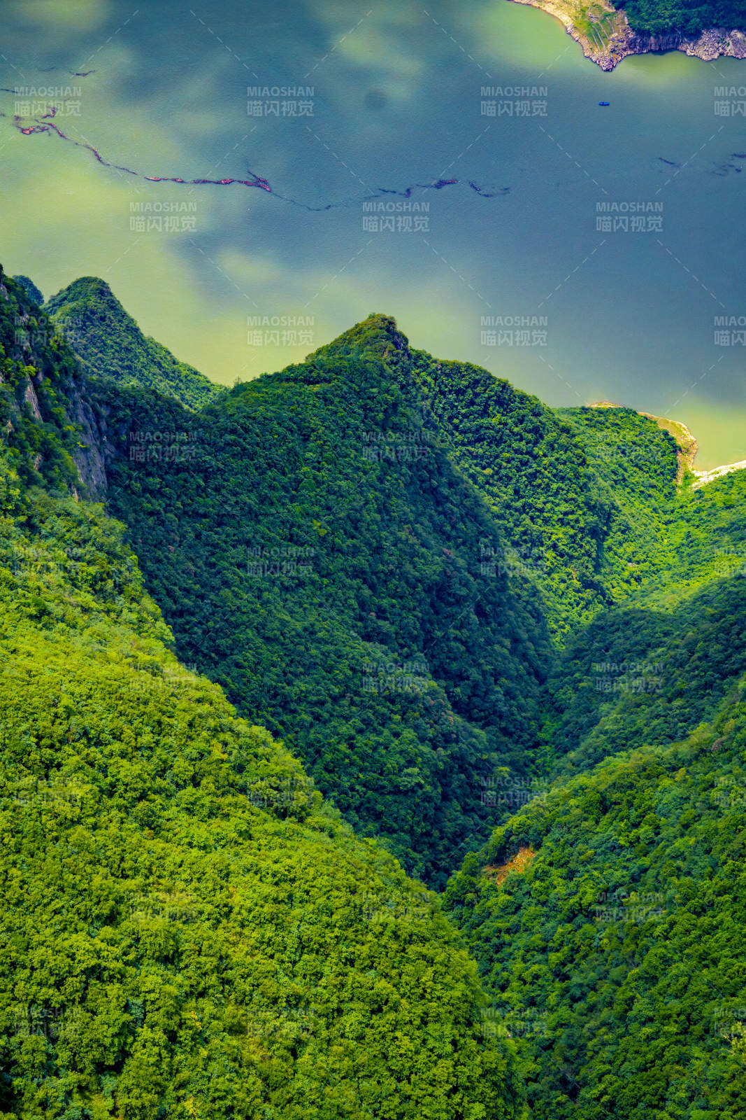 青山绿水映湖光奉节三峡图片