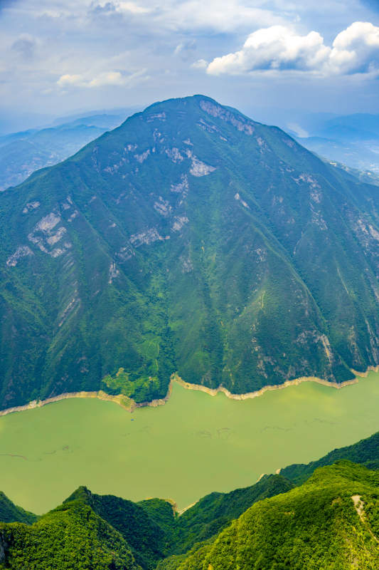 青山绿水映云天奉节三峡图片
