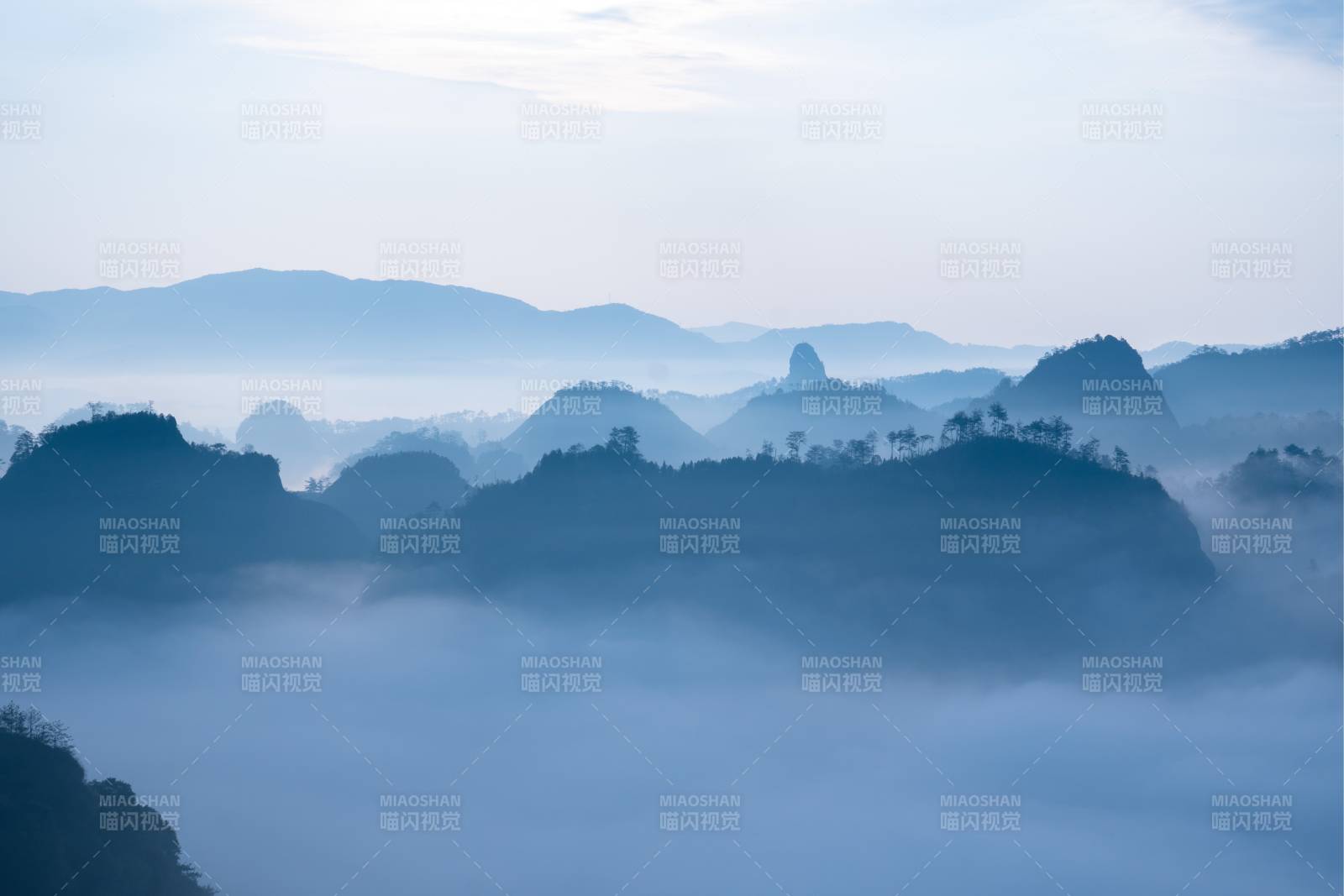 云海山峦武夷山图片