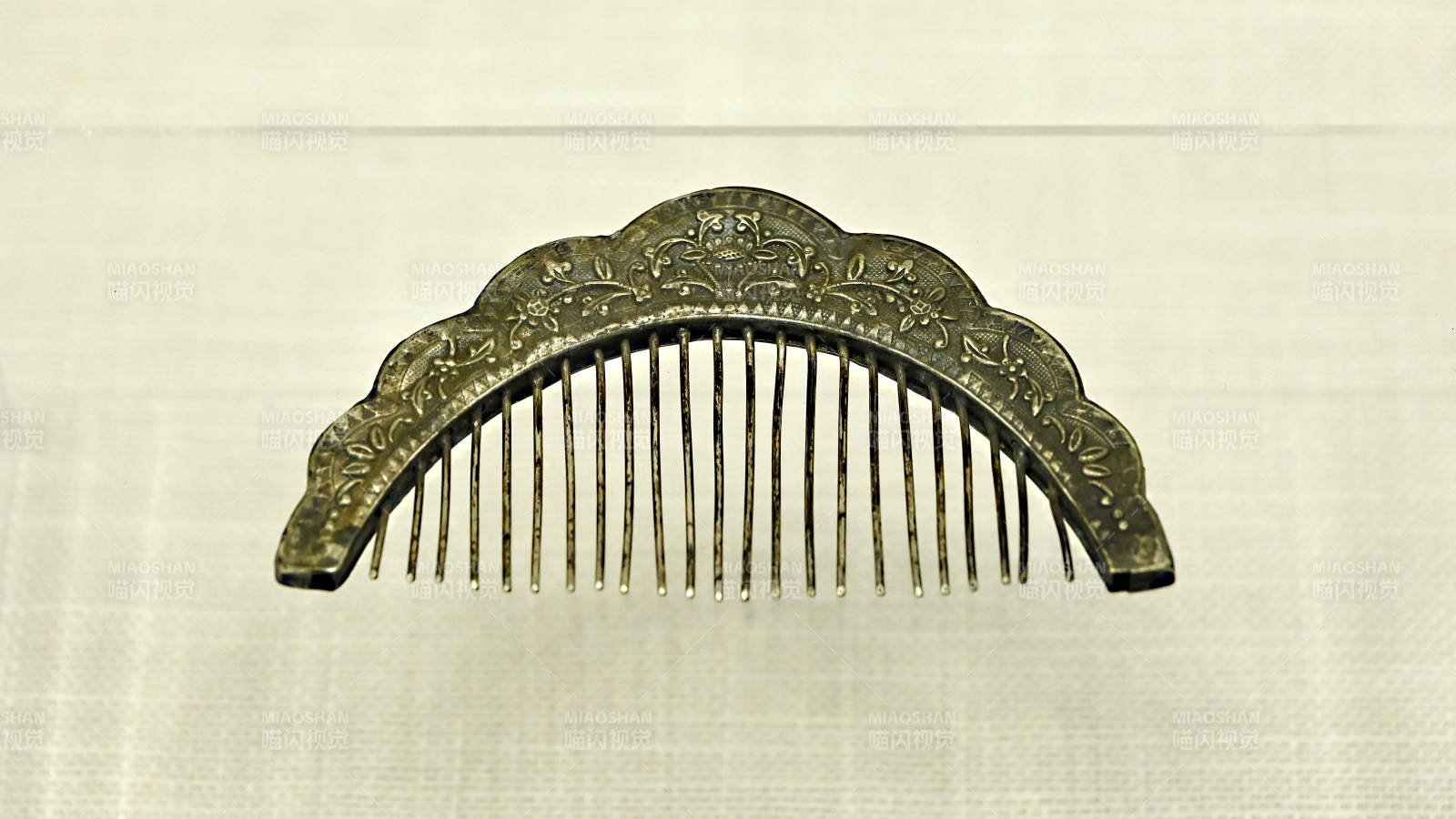 深圳客家民俗博物馆文物簪花银合金发梳簪图片