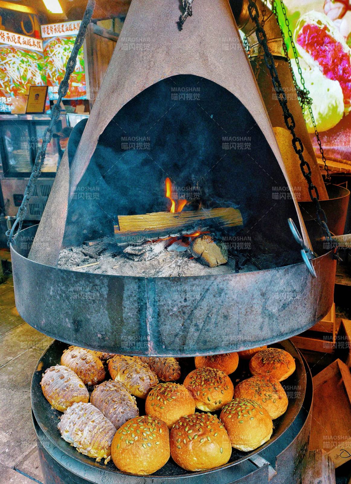 炭火烤面包图片