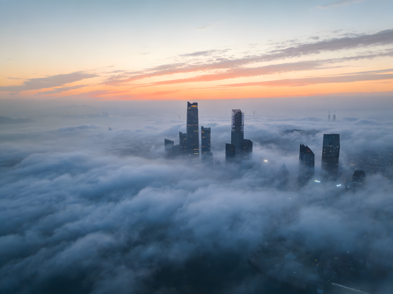 云海之上 城市之巅图片
