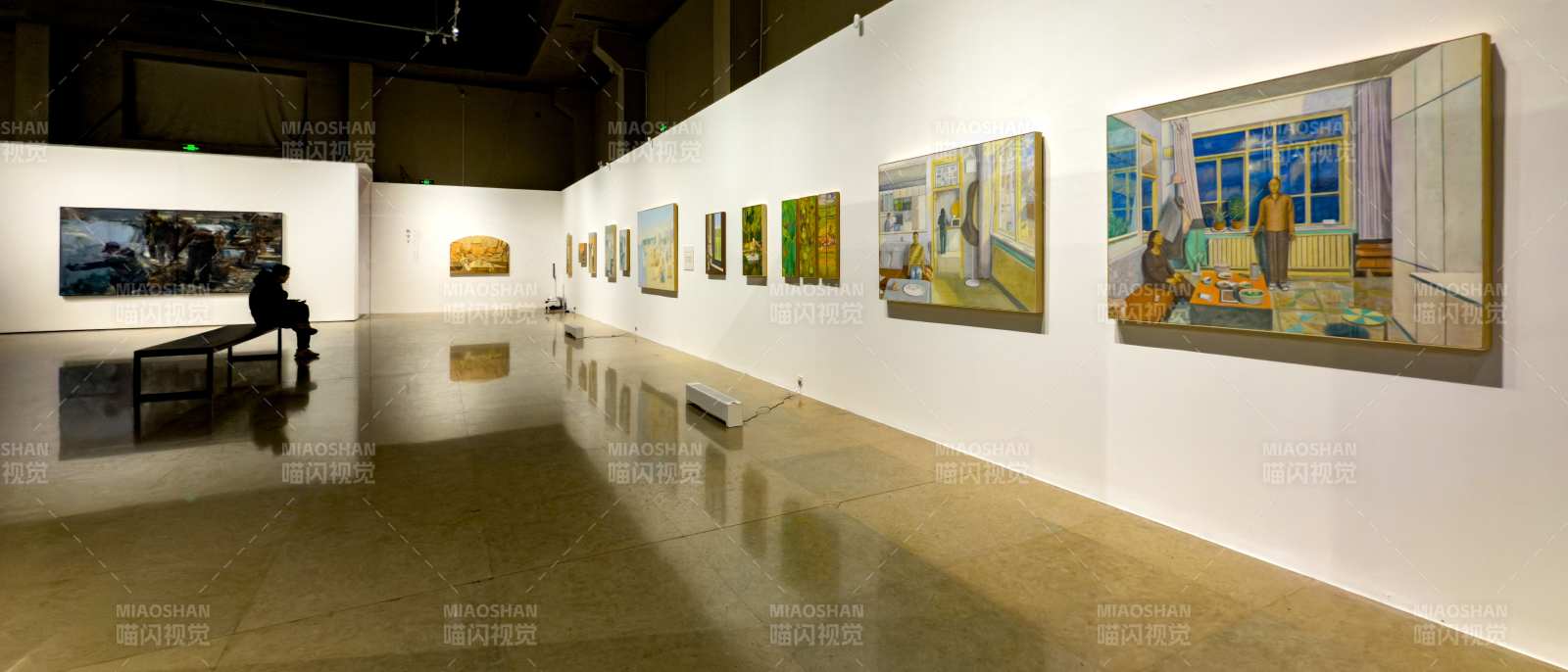艺术展厅静谧一角图片