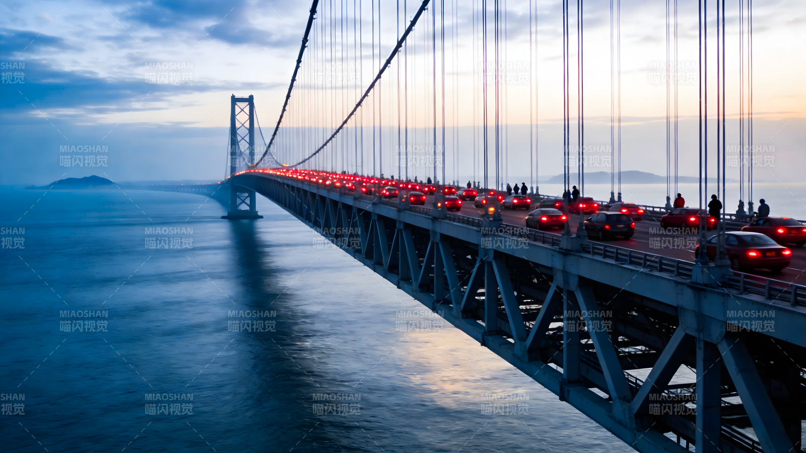 大桥夜景车流如织图片
