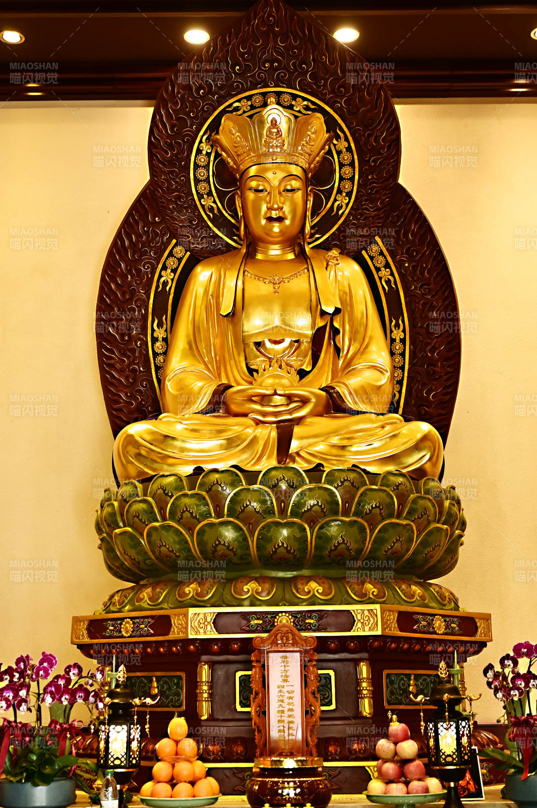 深圳般若禅寺庄严的金身佛像图片