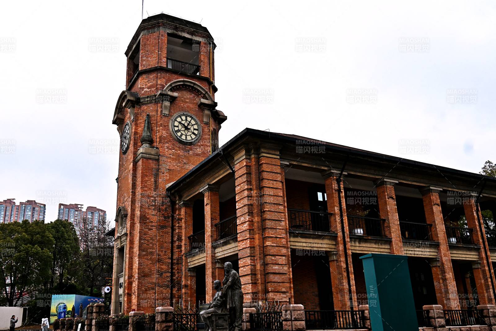 安徽芜湖老海关钟楼古建筑图片