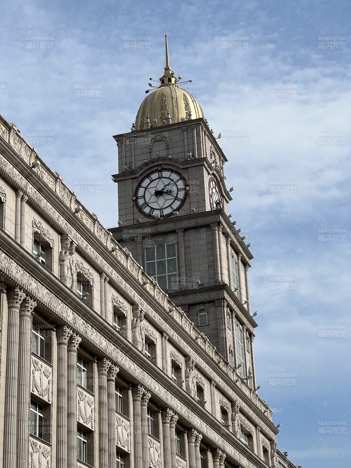 钟楼高耸入云 哈尔滨 哈药六厂图片