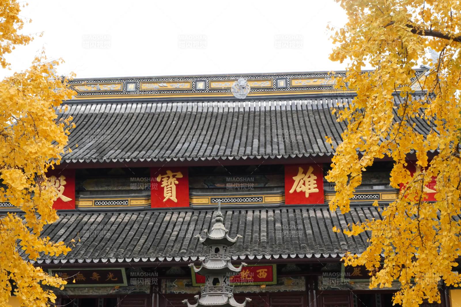 秋色中的苏州古寺图片